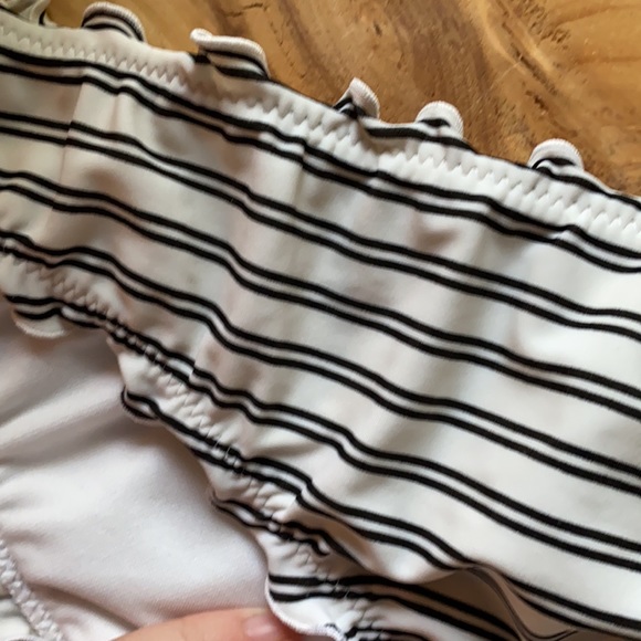 HOLLISTER✨Never Worn Bikini Bottoms✨White Stripe - Picture 7 of 7